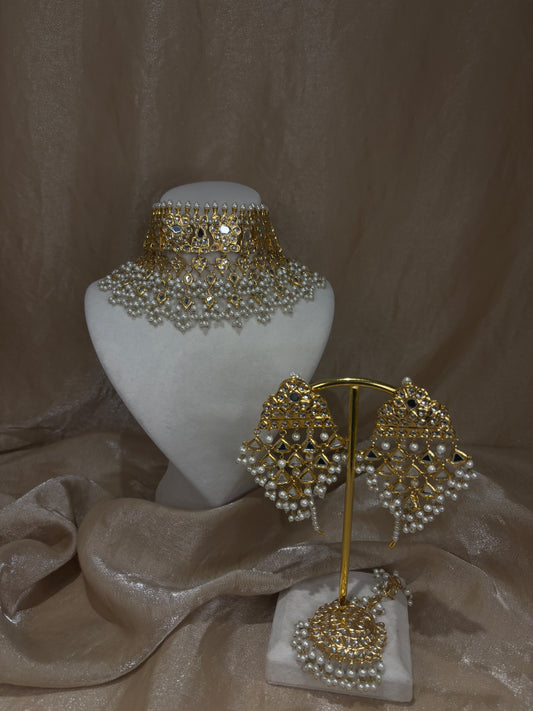 Heavy gold thappa kundan choker
