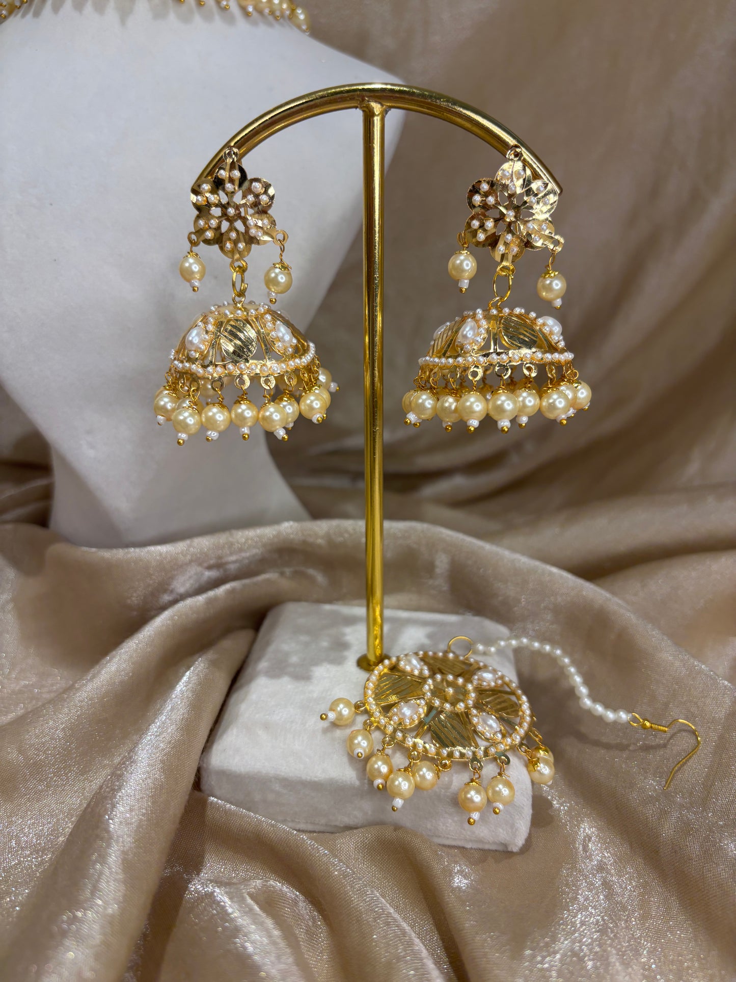 Gold jadau choker set