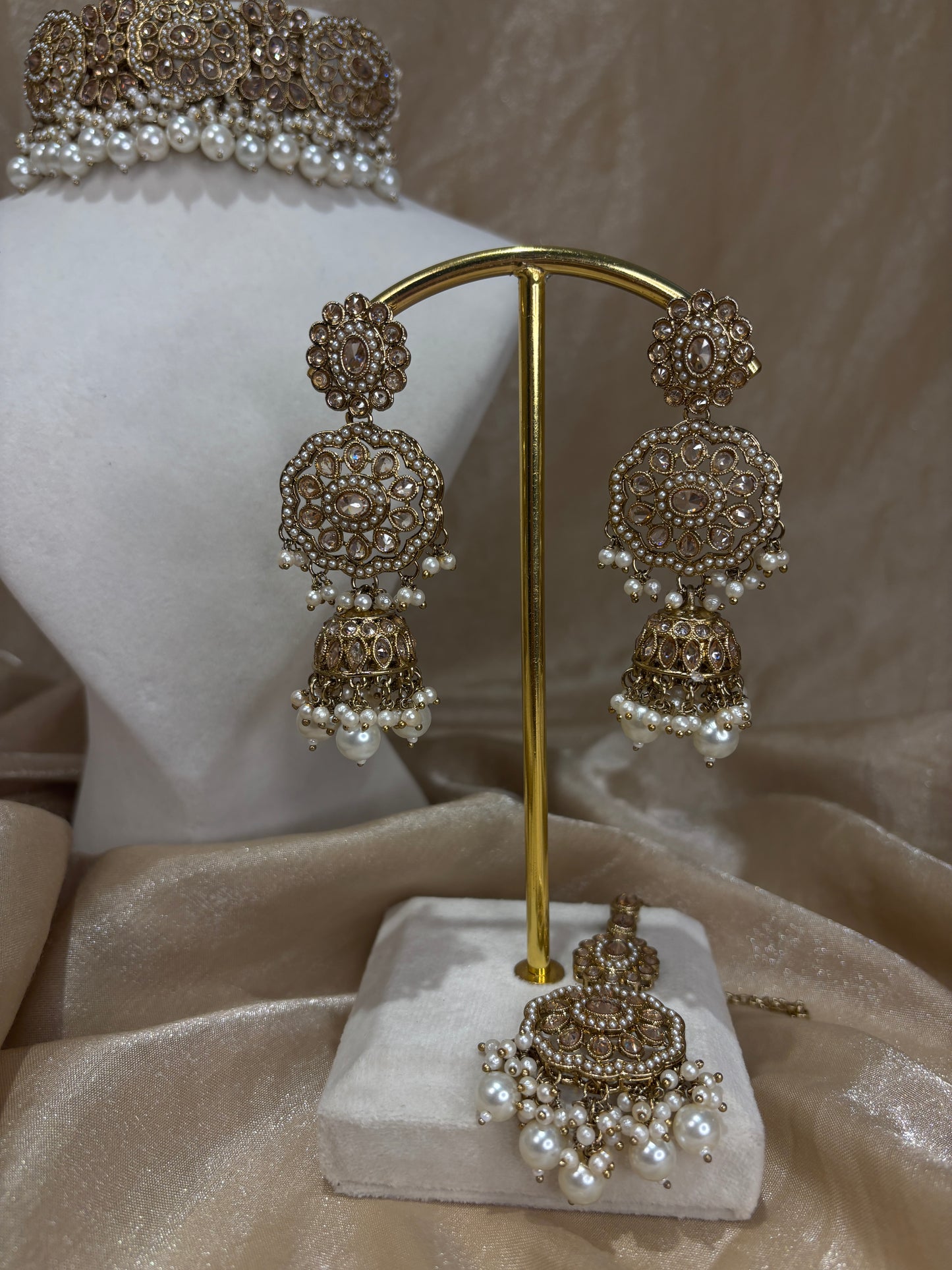 Gold choker set