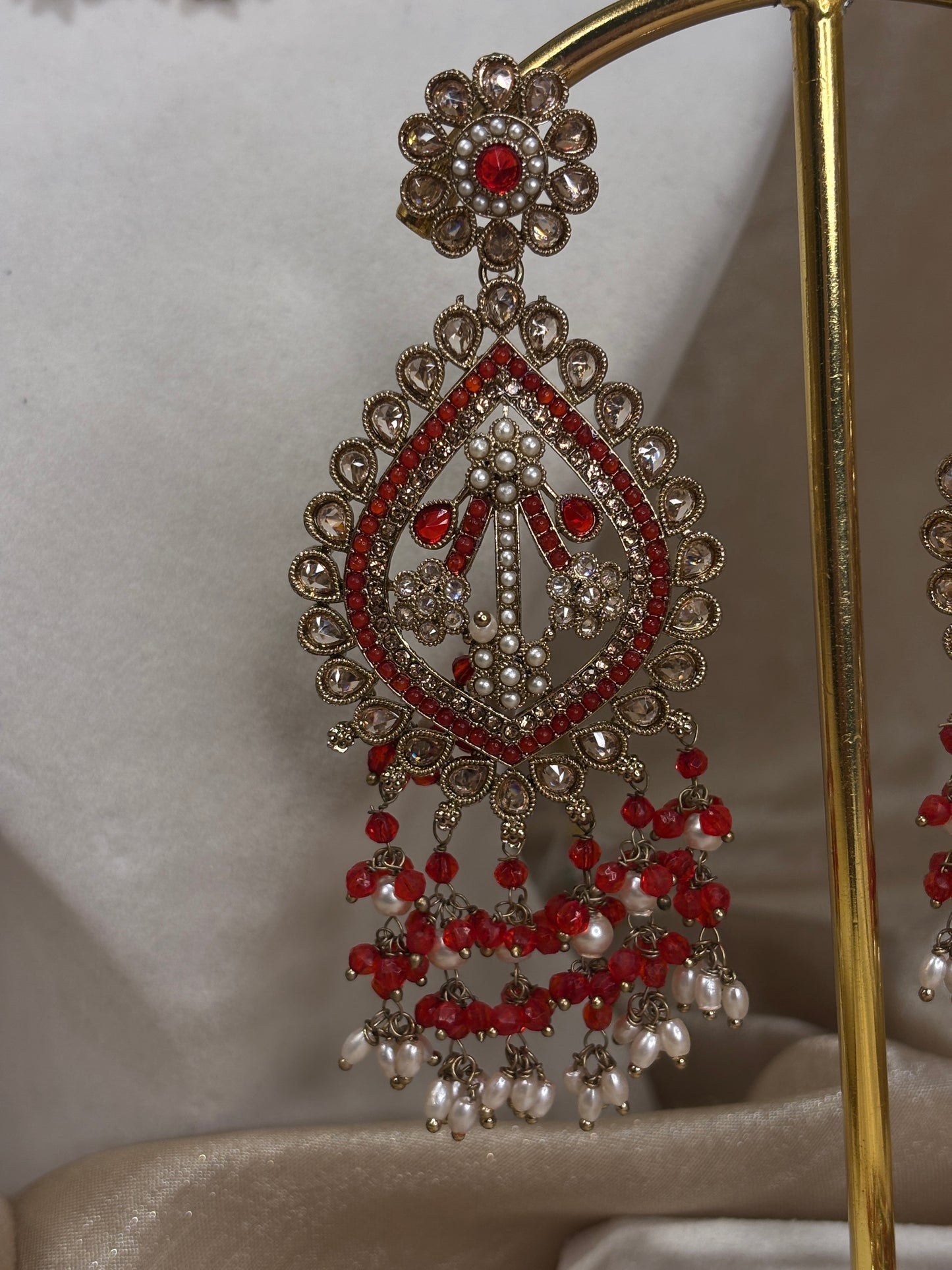 Red choker set