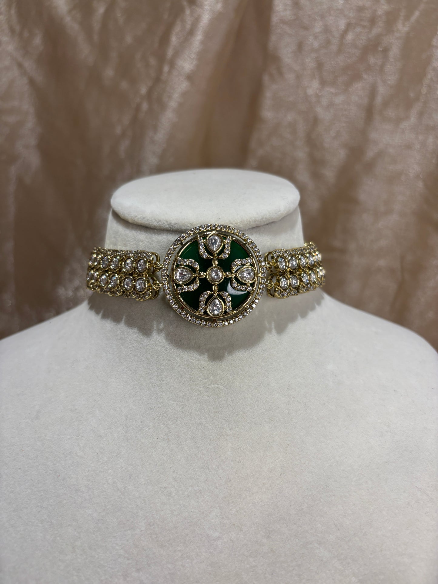 Emerald green choker set
