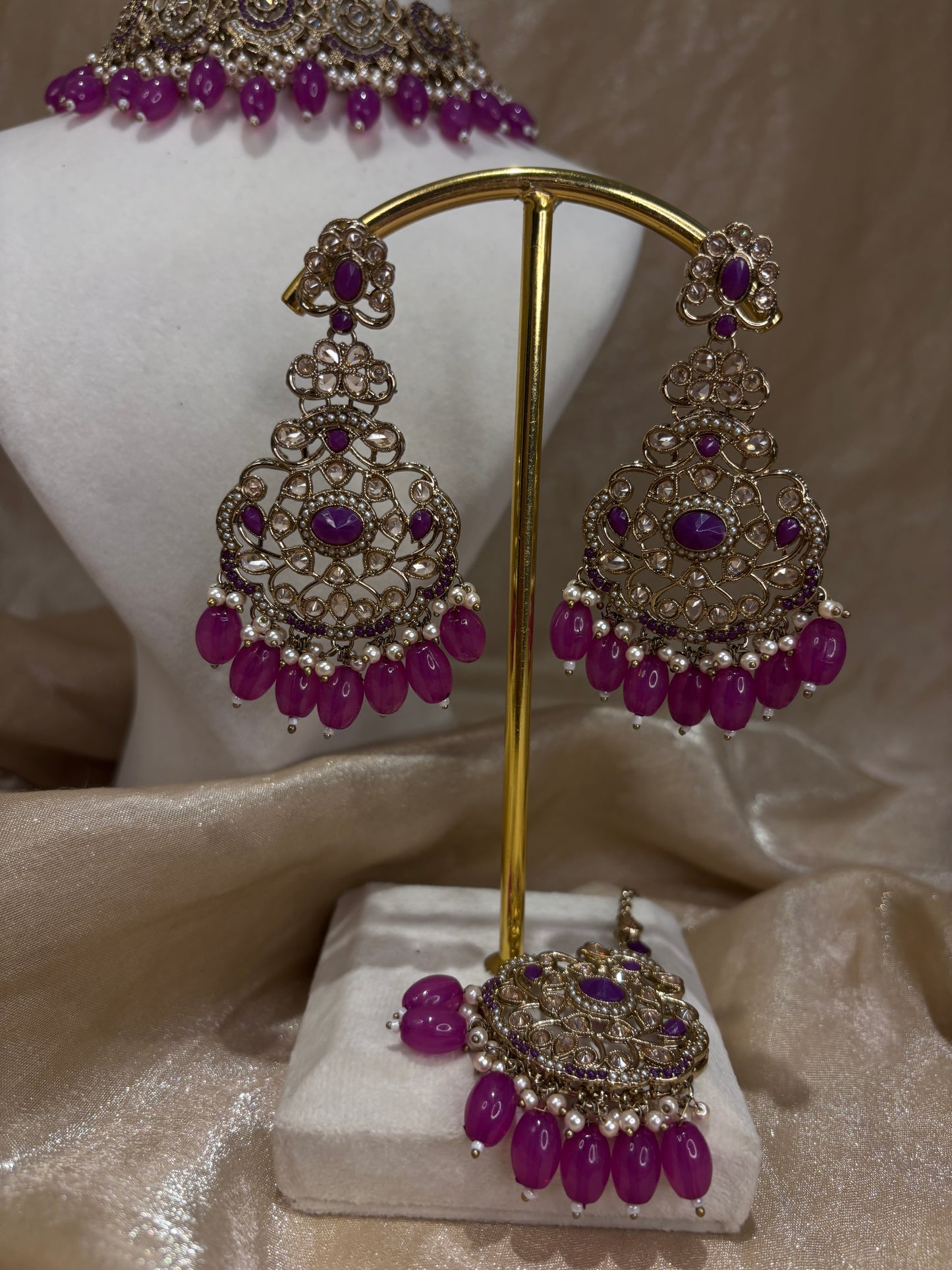 Purple choker set