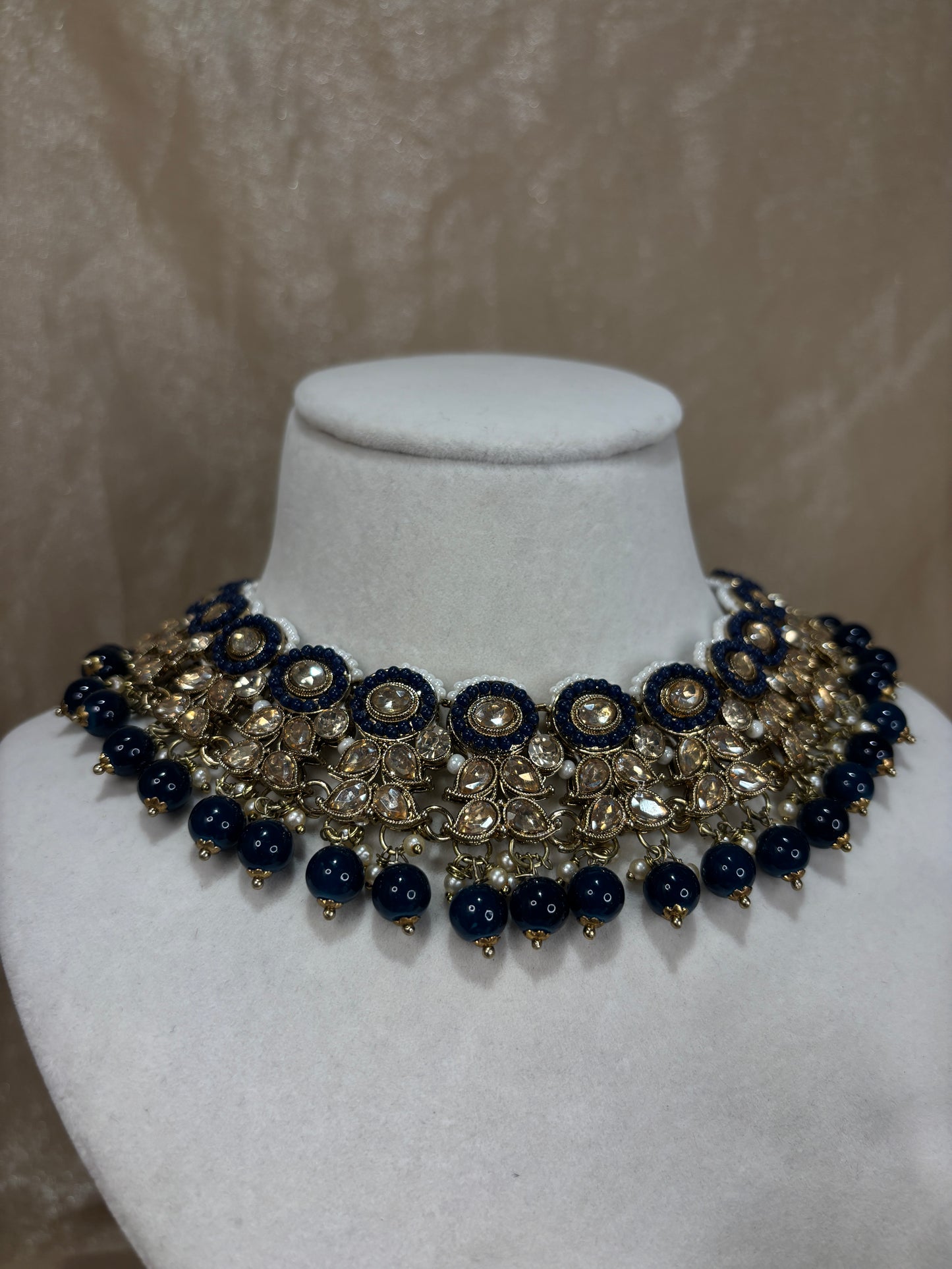 Navy blue necklace set