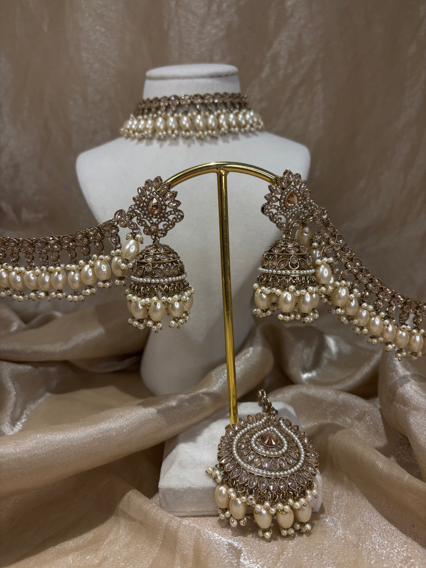 Gold choker set