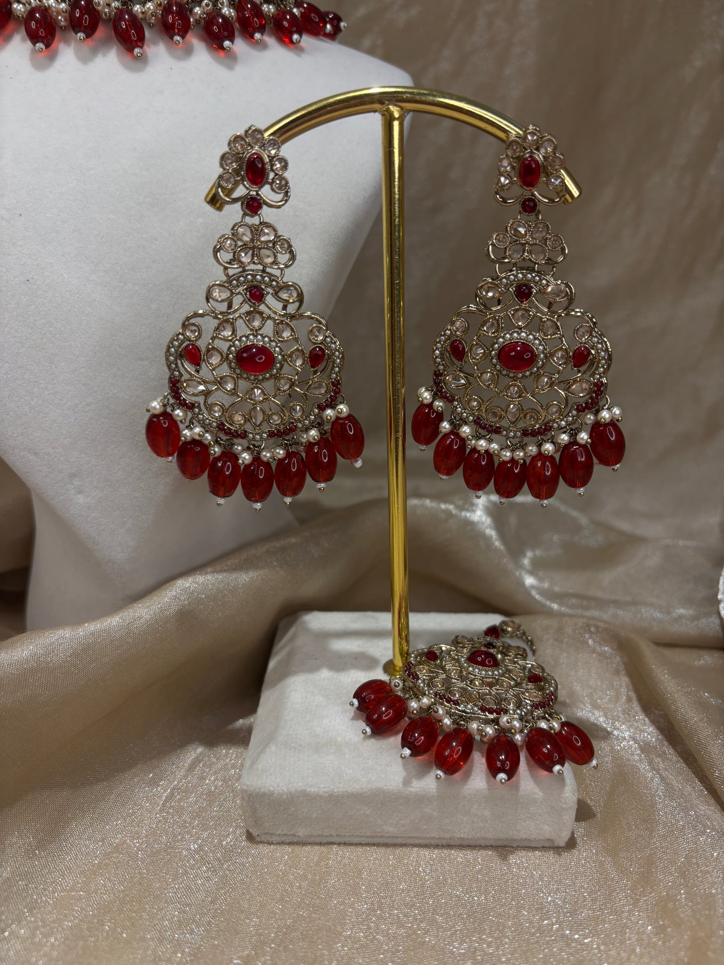 Maroon choker set
