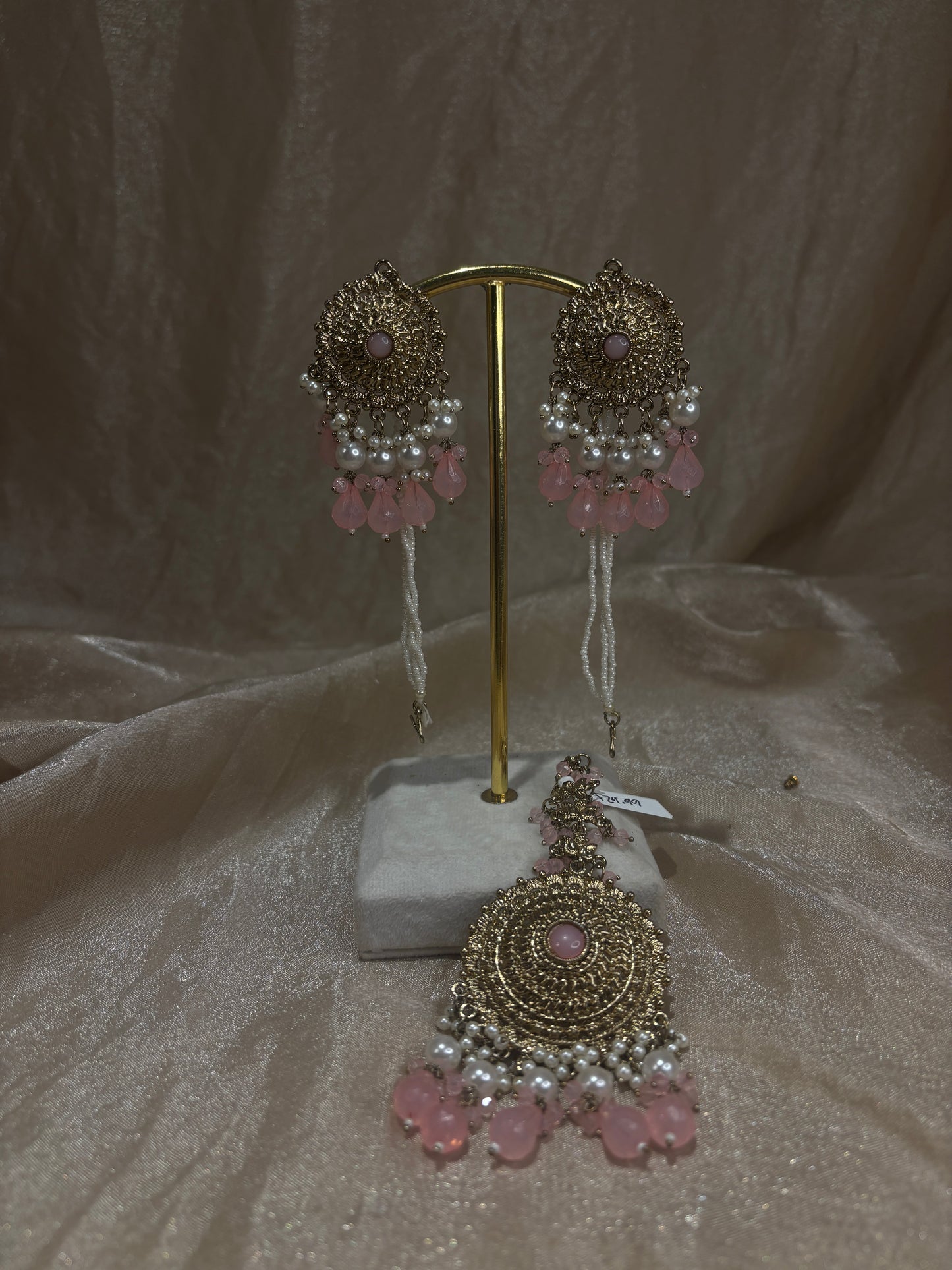 Baby pink earring/tikka set