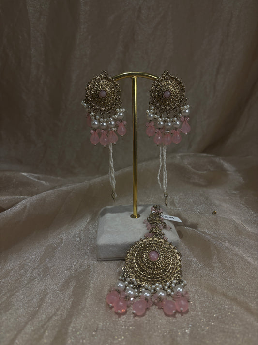 Baby pink earring/tikka set