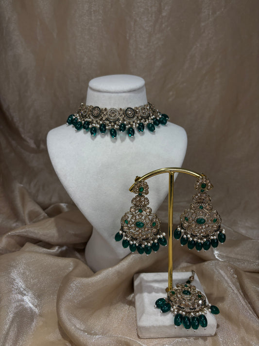 Emerald green choker set