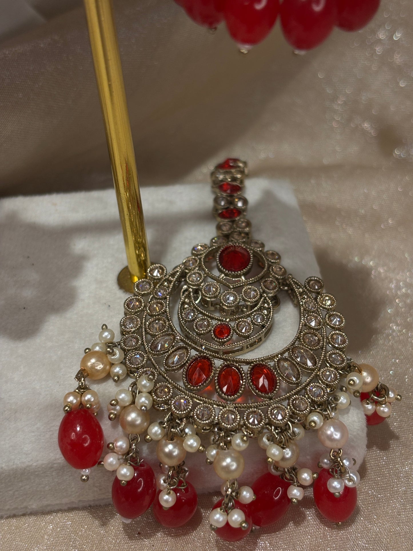 Red choker set