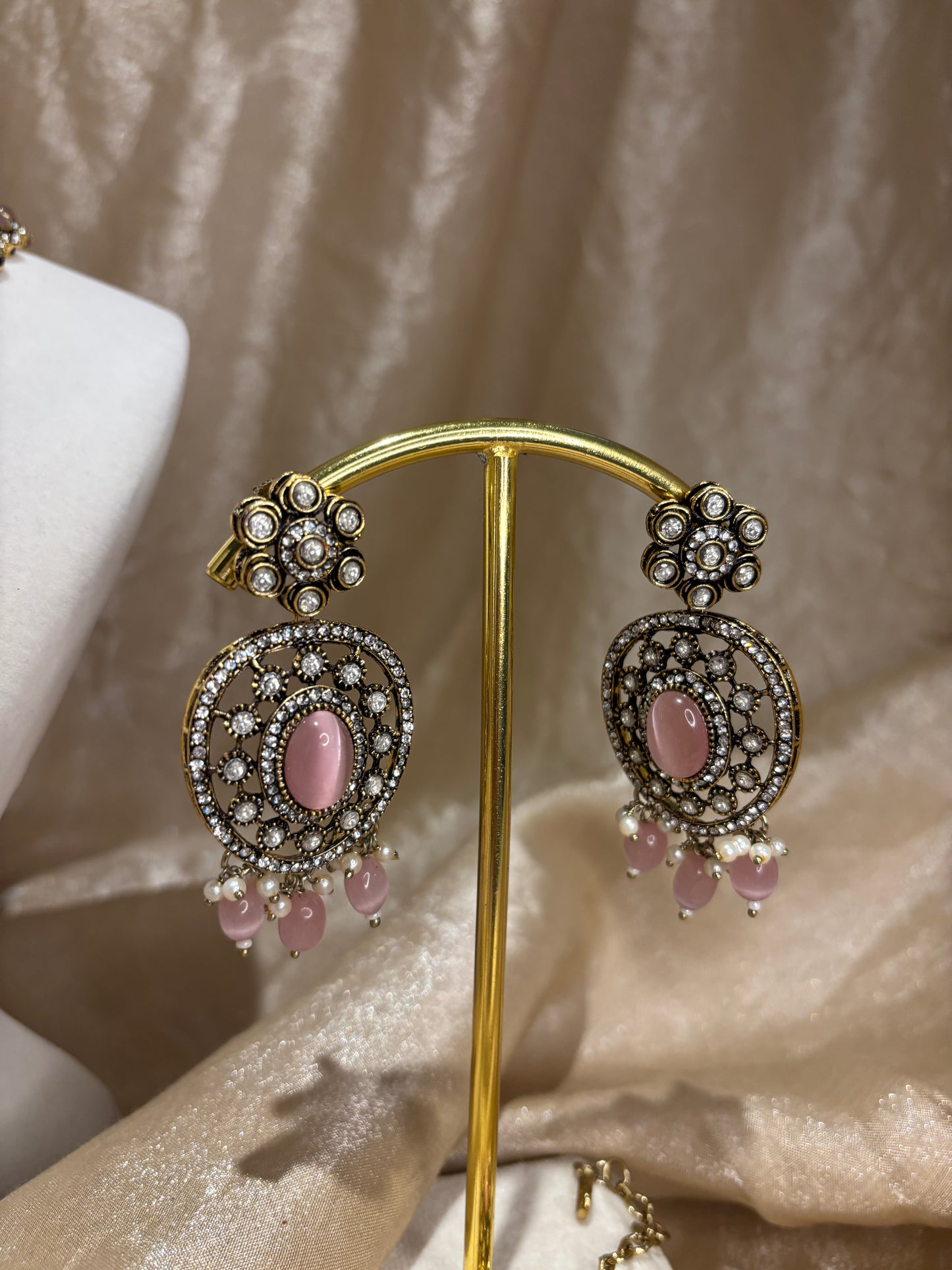 Baby pink necklace set