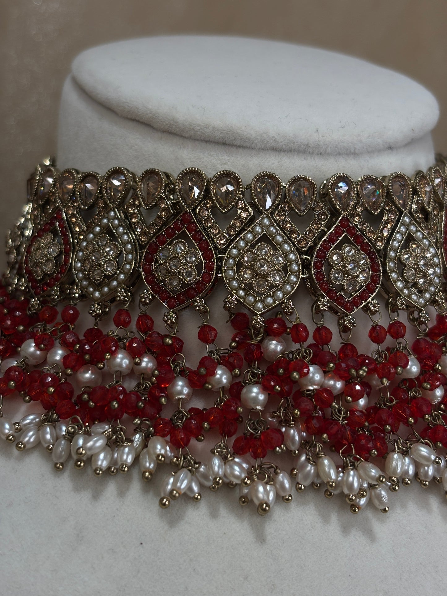 Red choker set