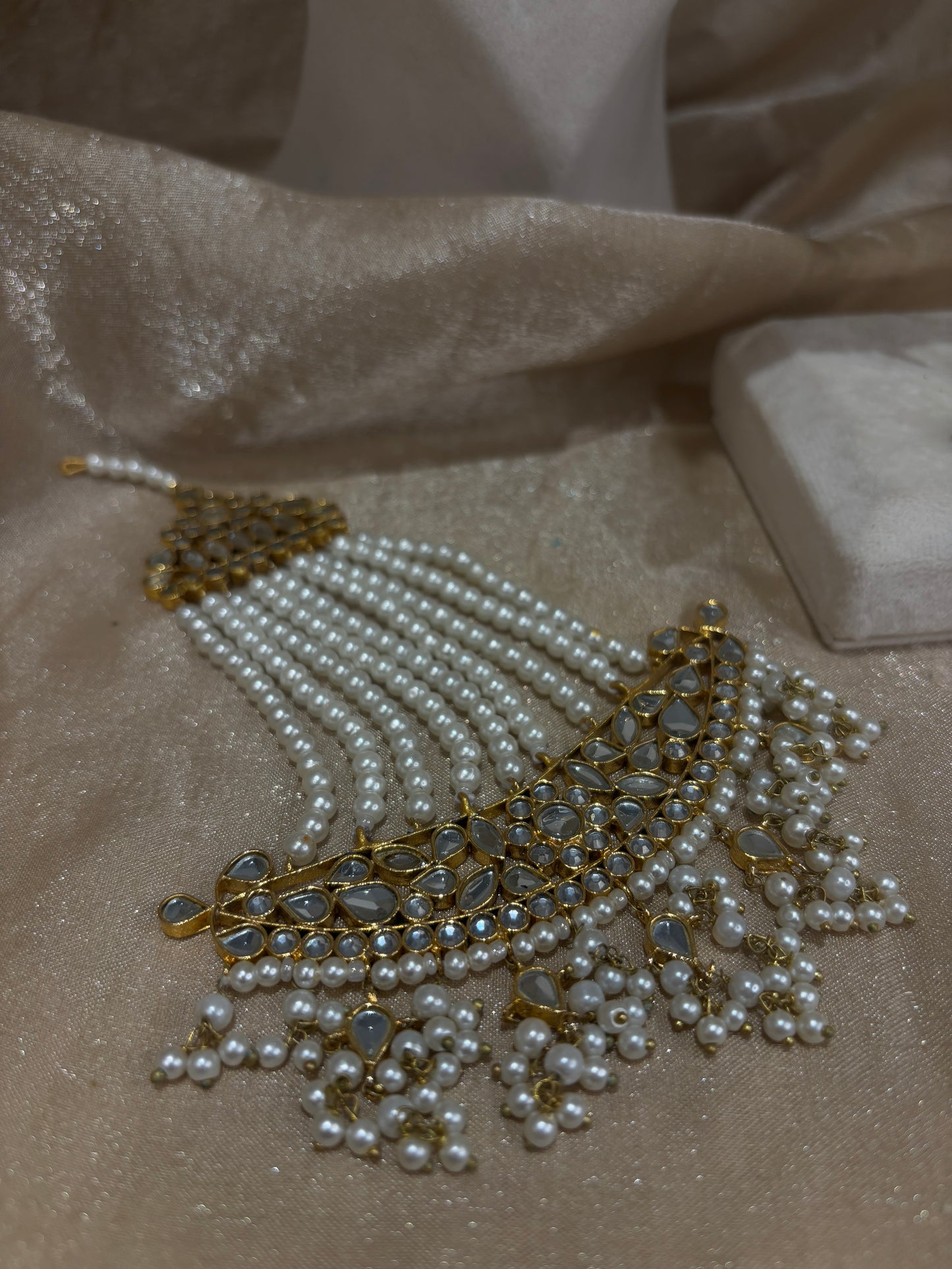Gold farshi kundan set