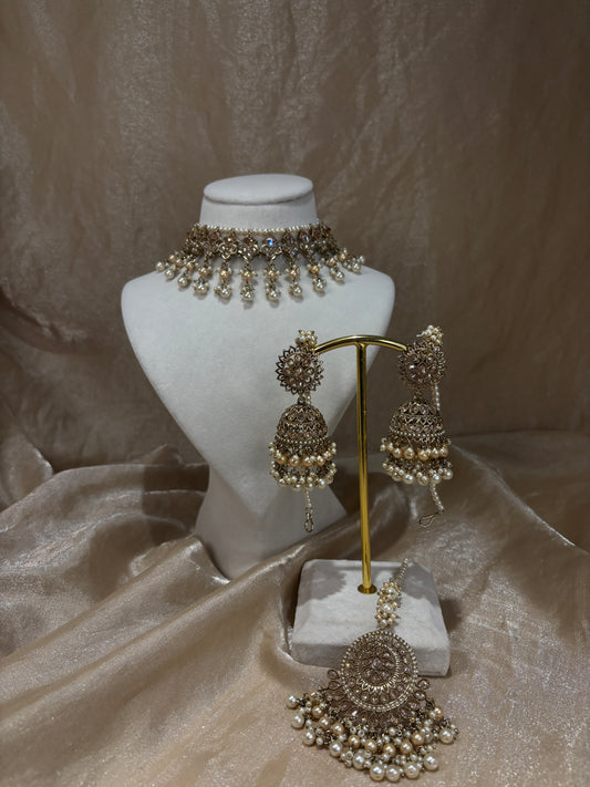 Gold choker set