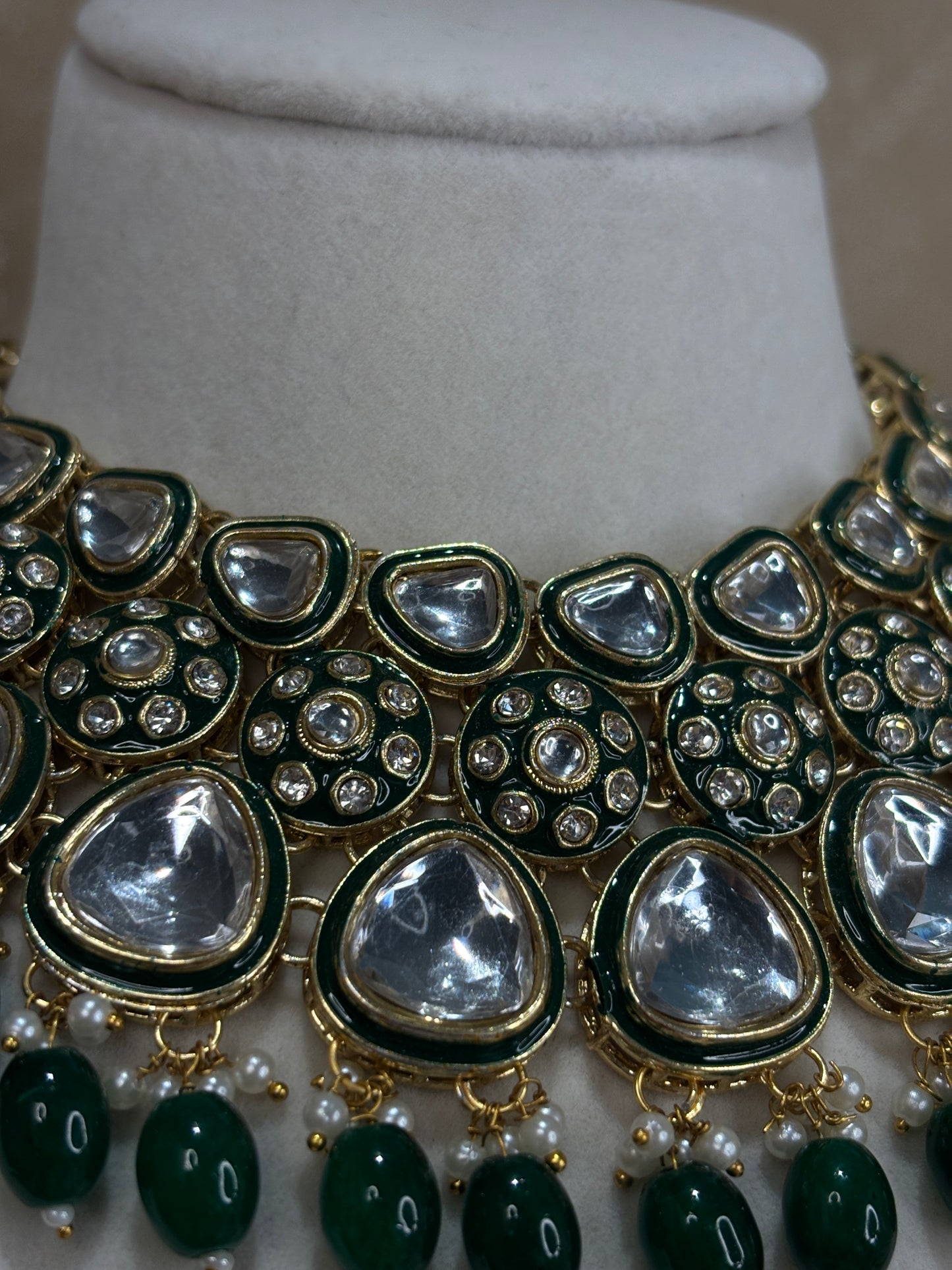 Emerald green kundan necklace set