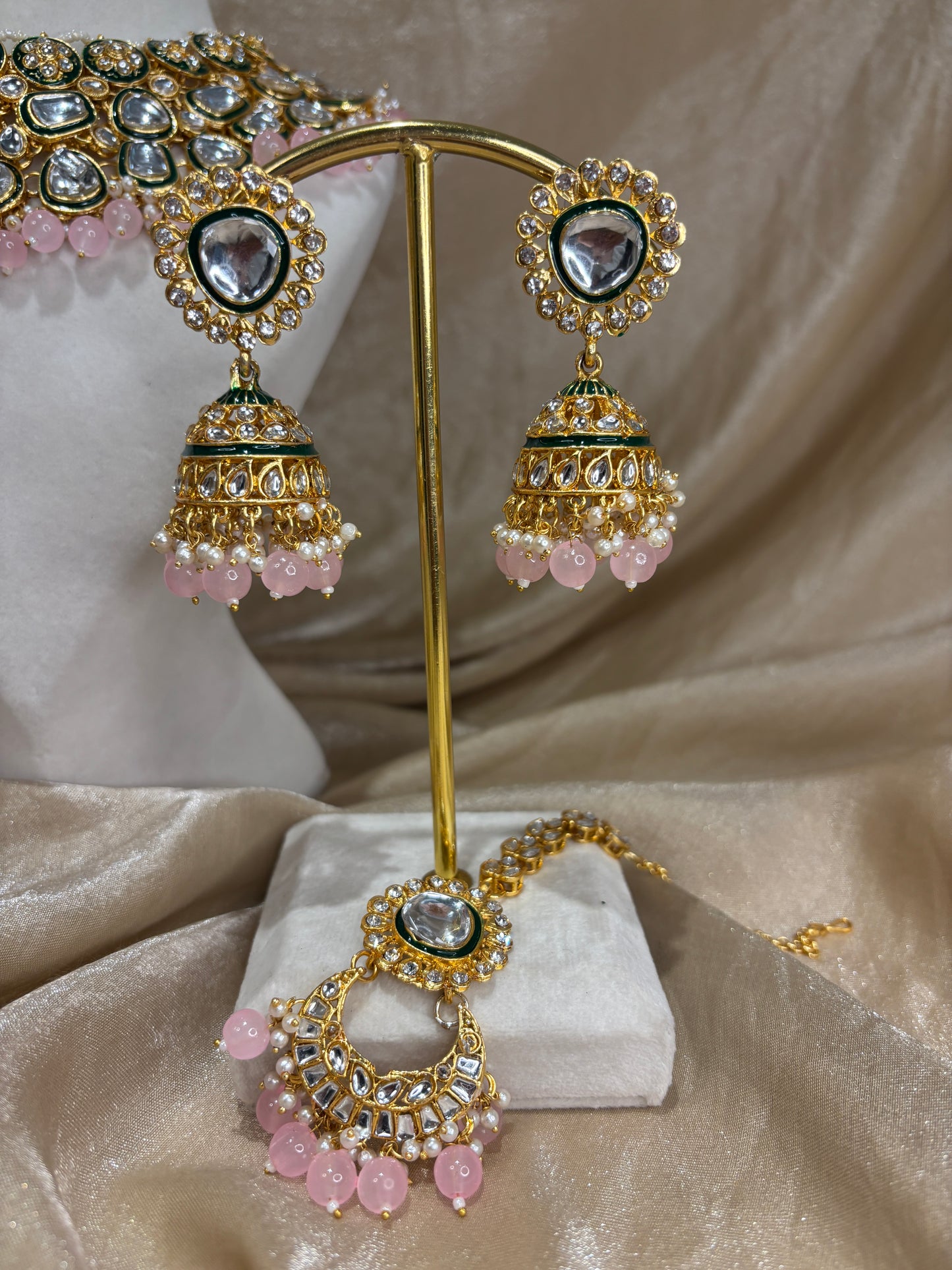 Baby pink uncut kundan statement necklace