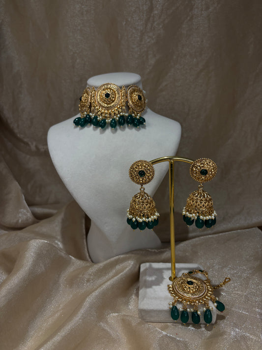 Emerald green antique gold choker set