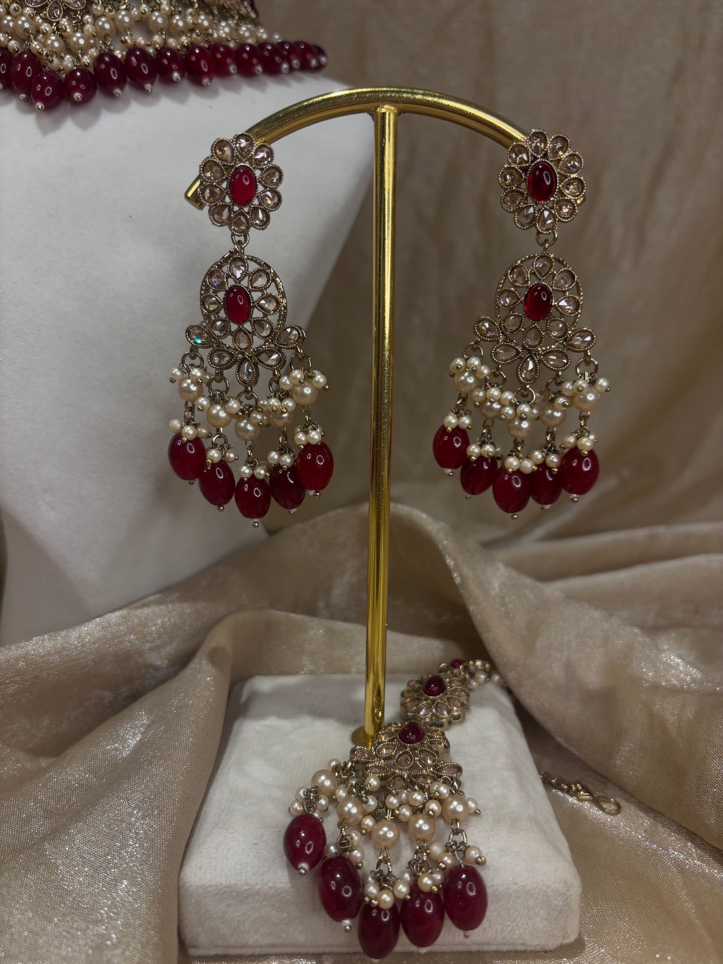 Maroon choker set