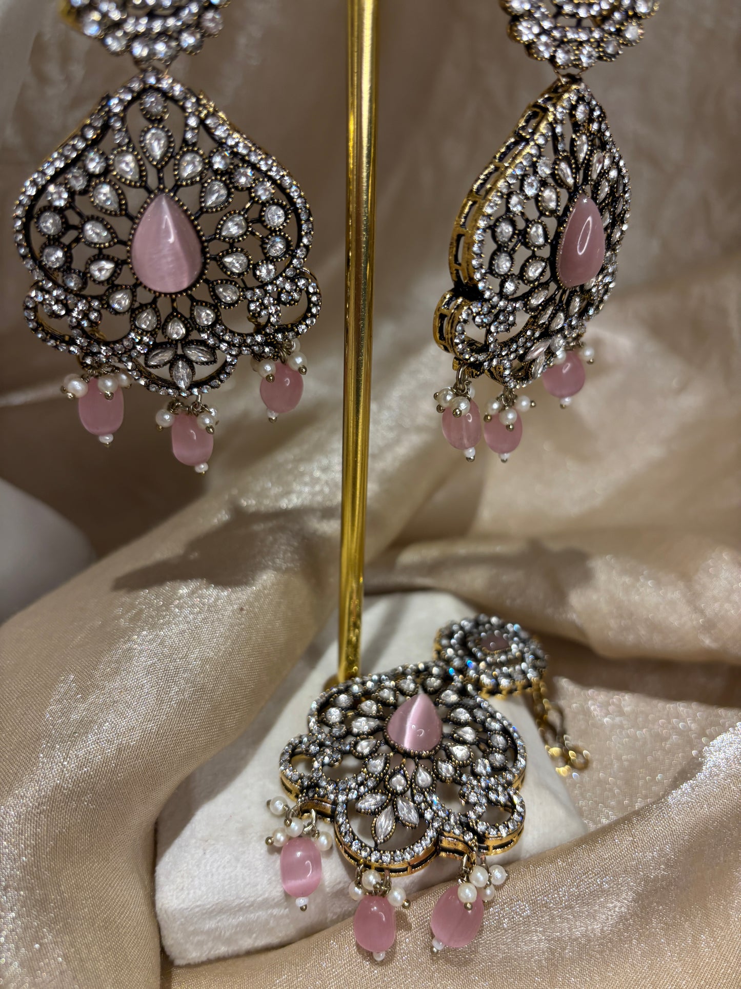 Baby pink necklace set