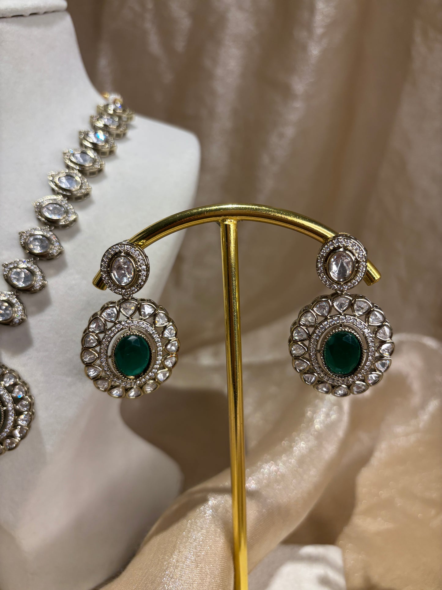 Emerald green necklace set