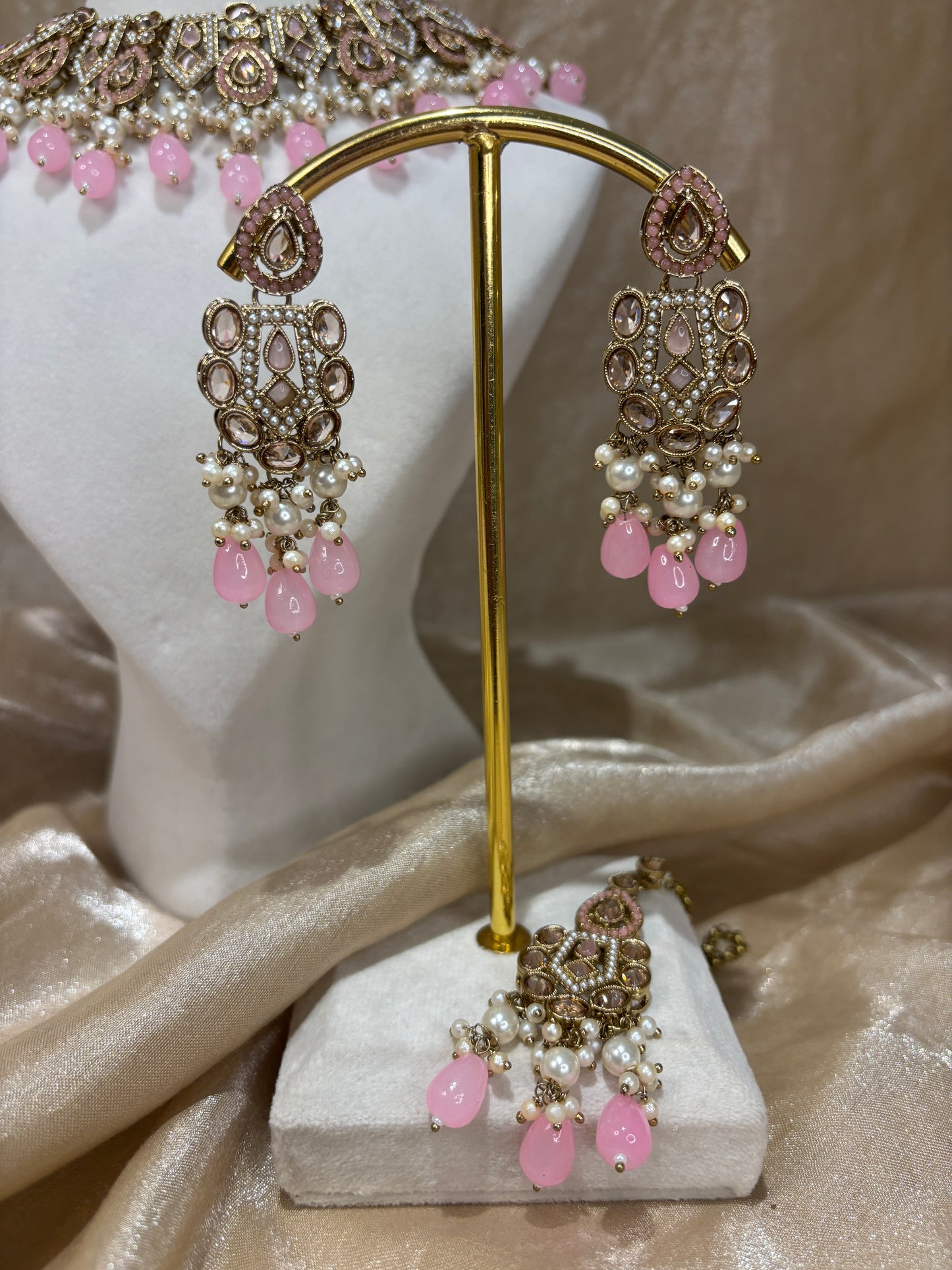 Baby pink choker set