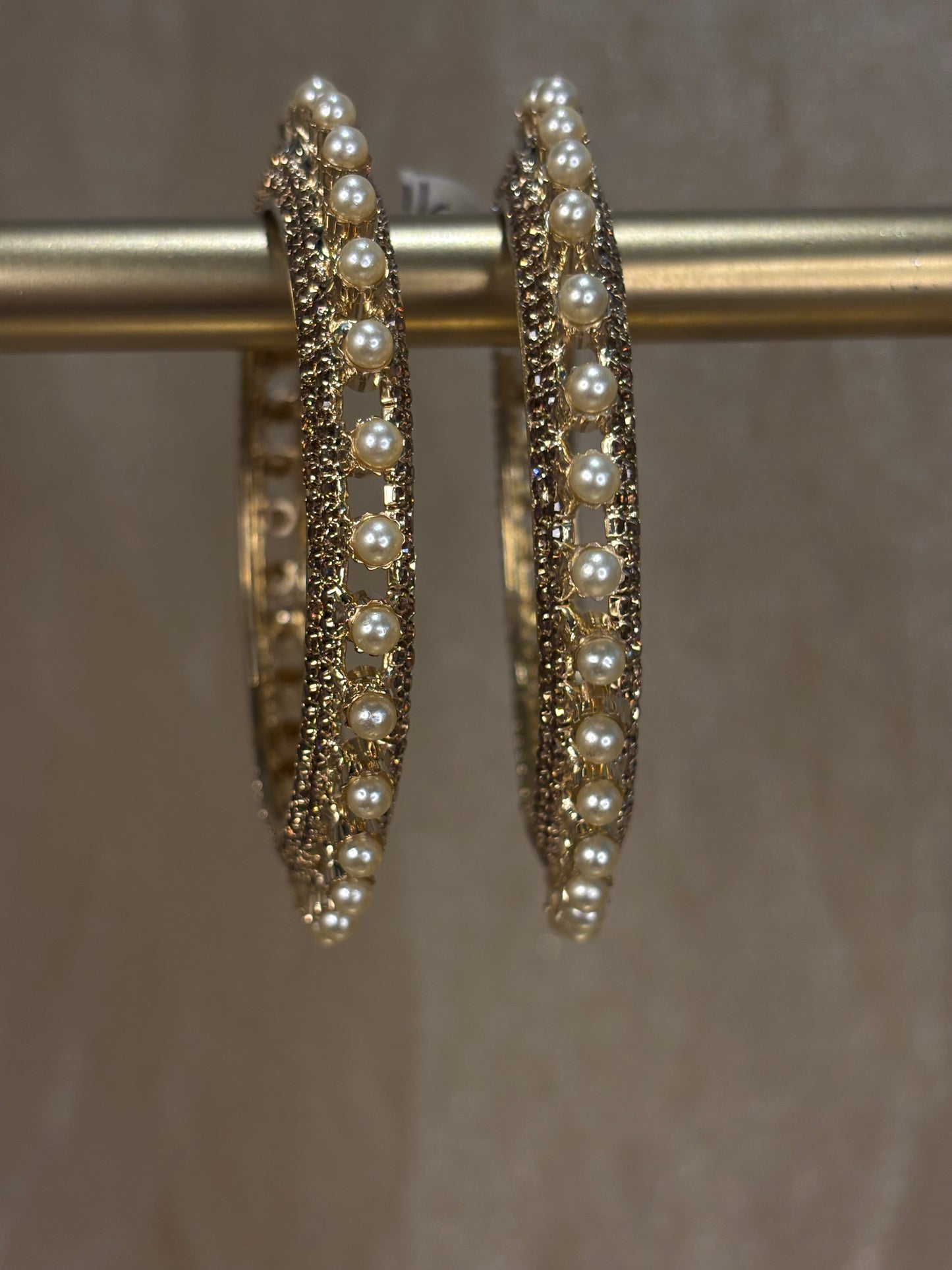 Yellow gold pearl kare