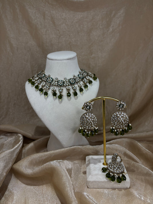 Green necklace set
