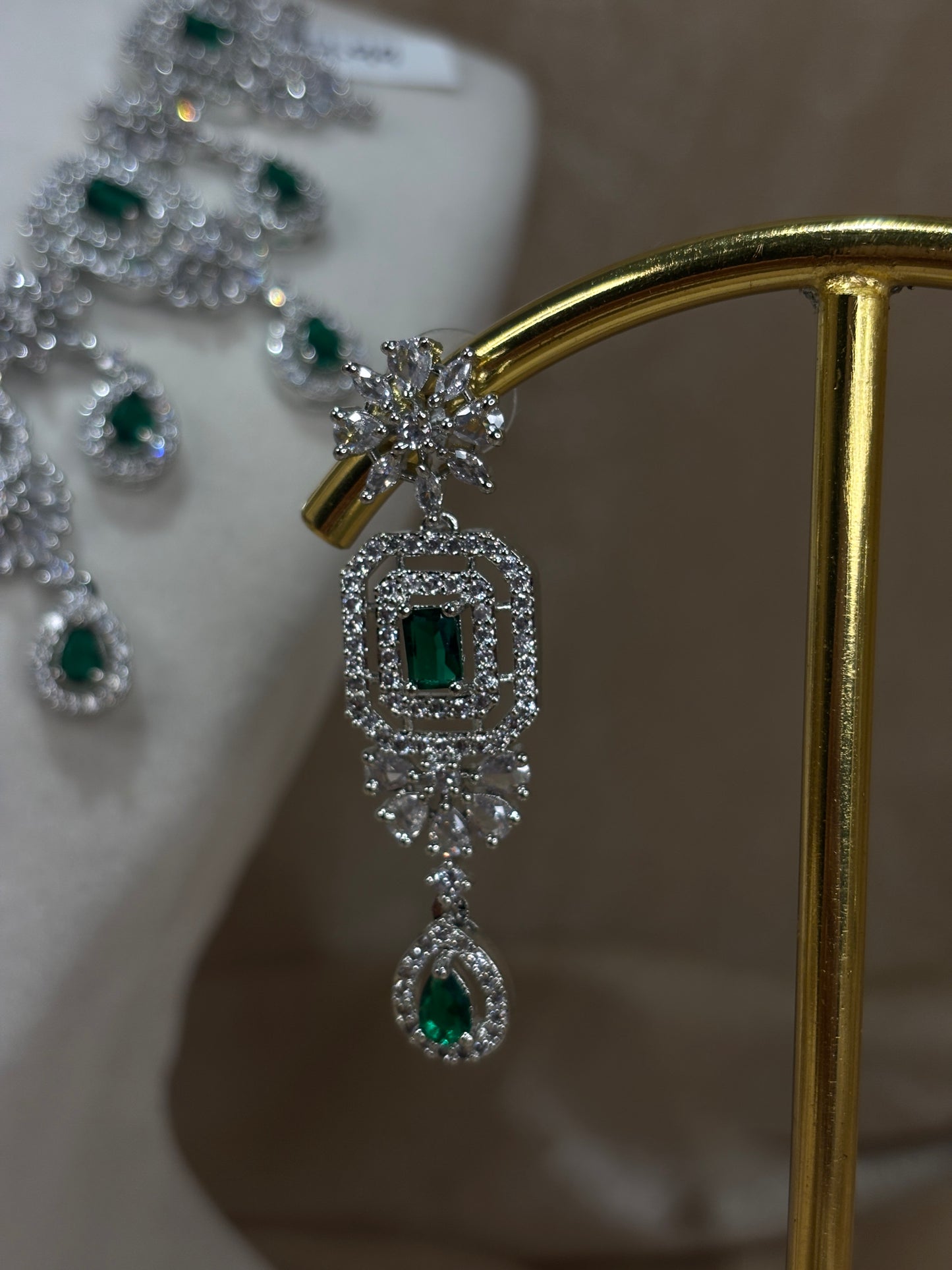 Emerald green necklace set