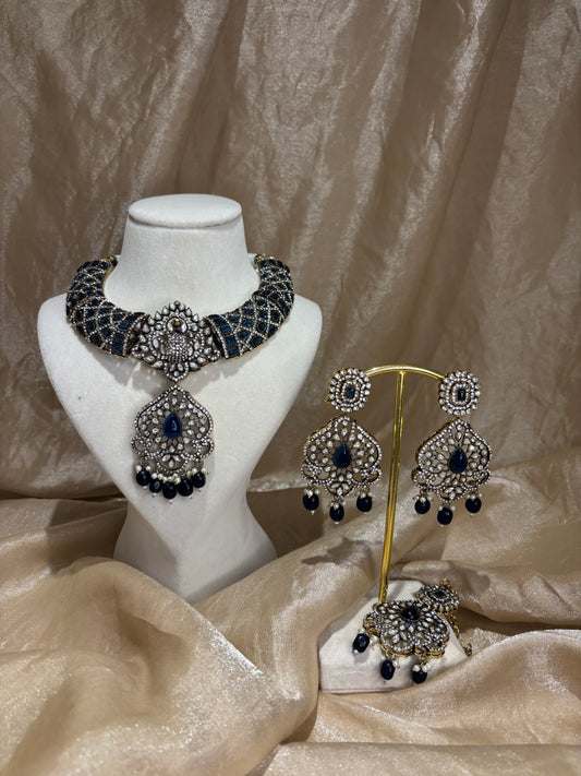 Navy blue necklace set