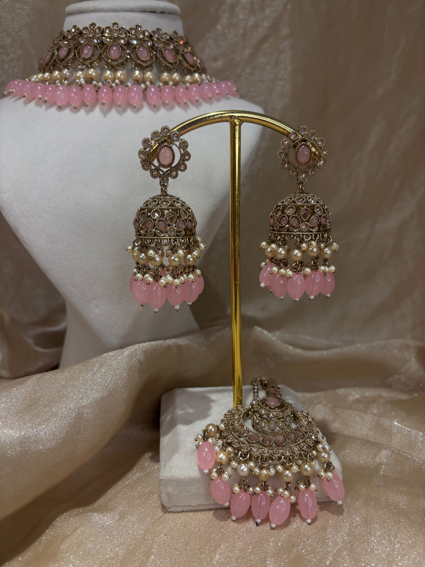 Baby pink choker set