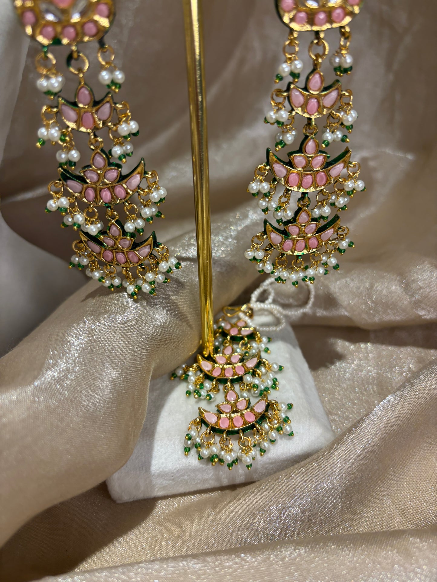 Peach choker set