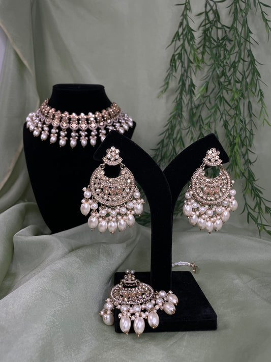 Gold choker set