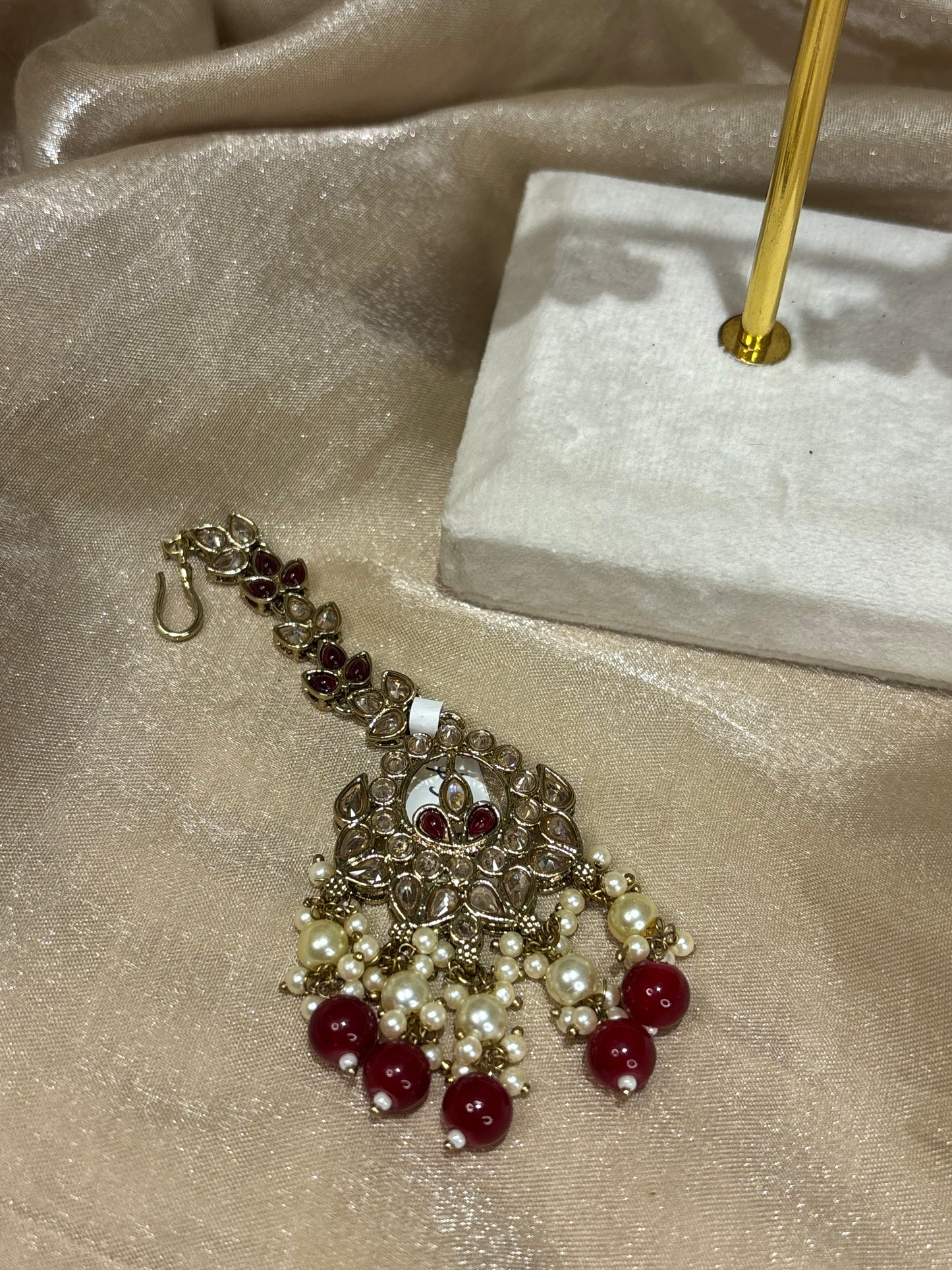 Red earring/tikka set