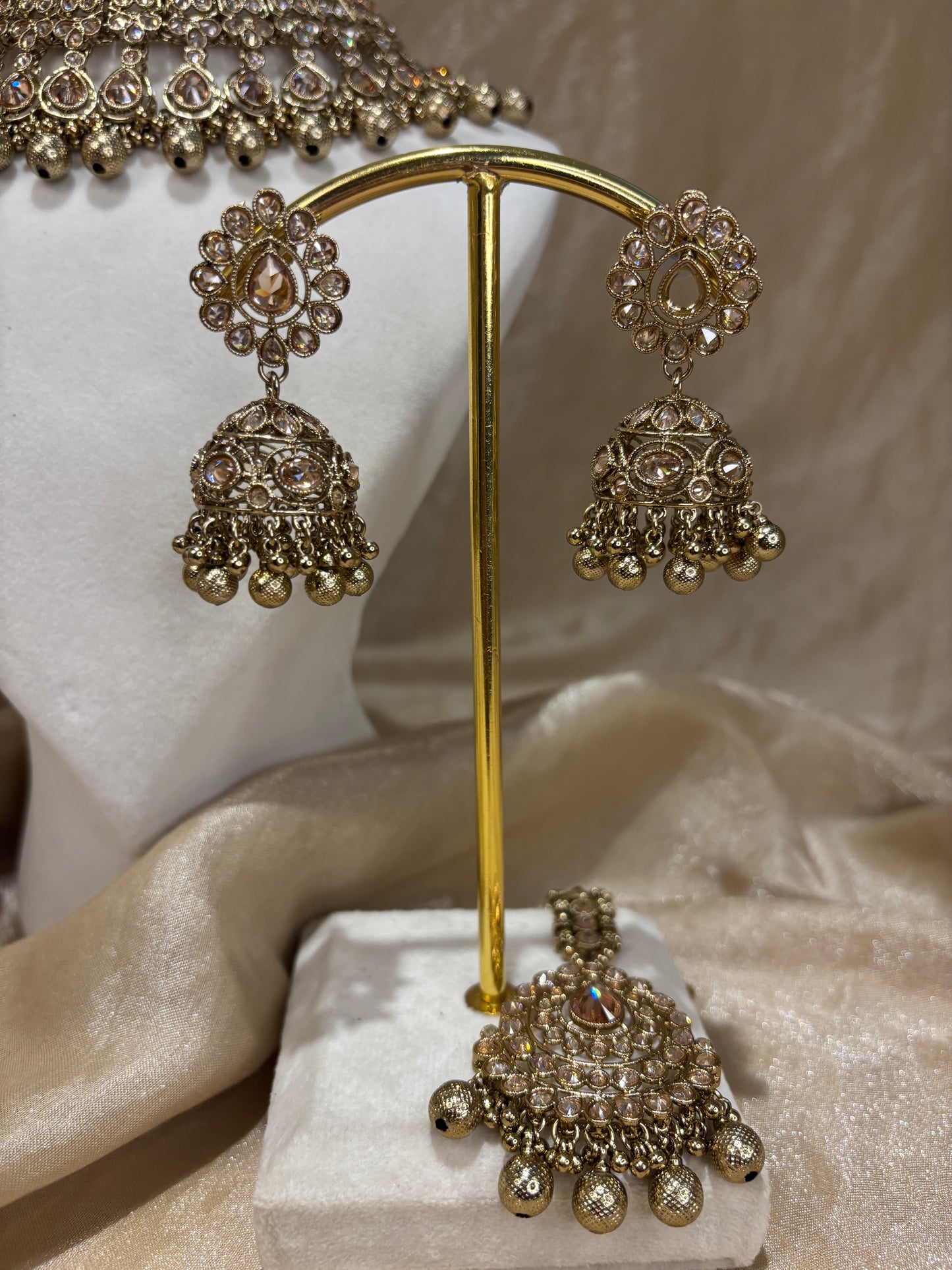 Metal gold necklace set