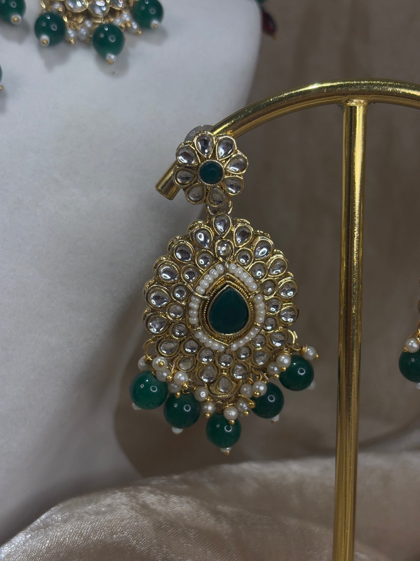 Emerald green choker set
