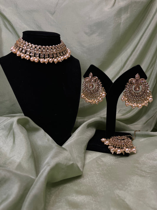 Gold/pearl necklace set