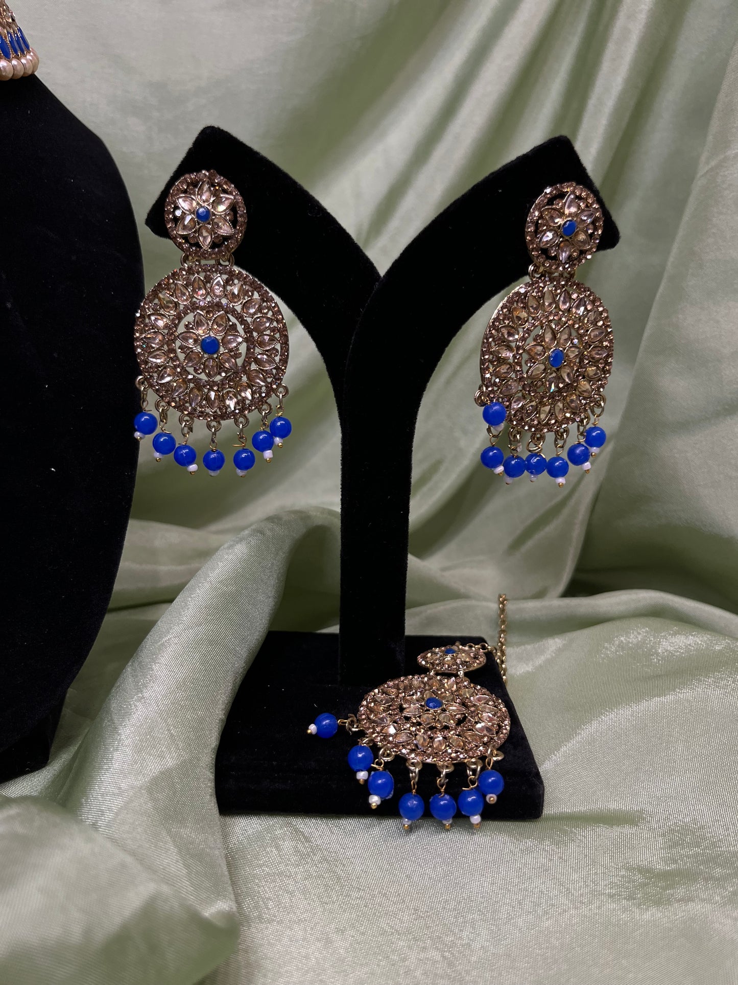 Royal blue necklace set