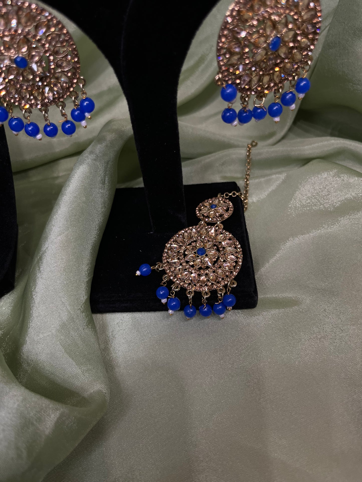 Royal blue necklace set