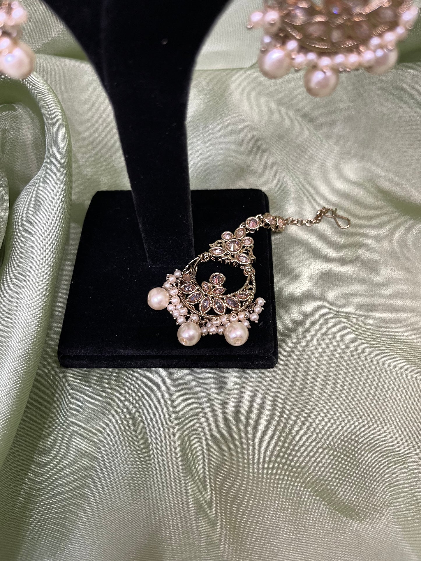 Gold choker set