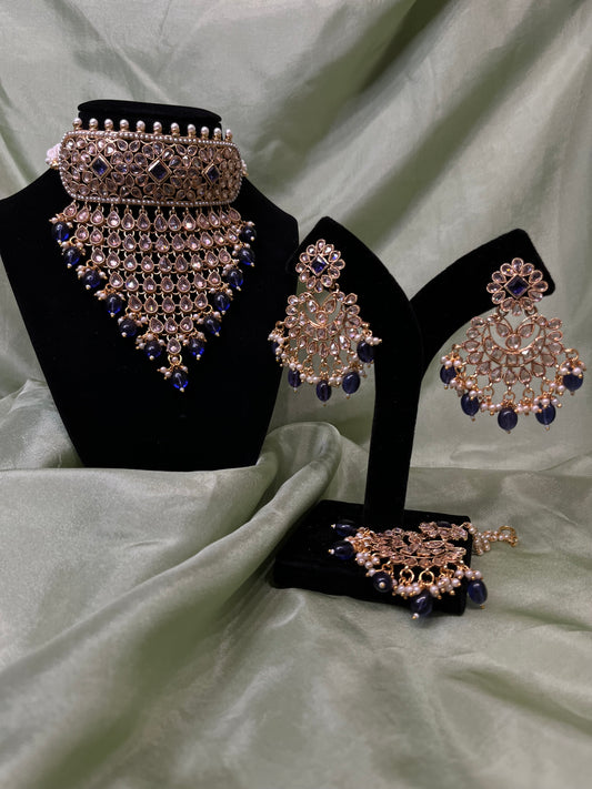 Navy blue v-shaped choker set