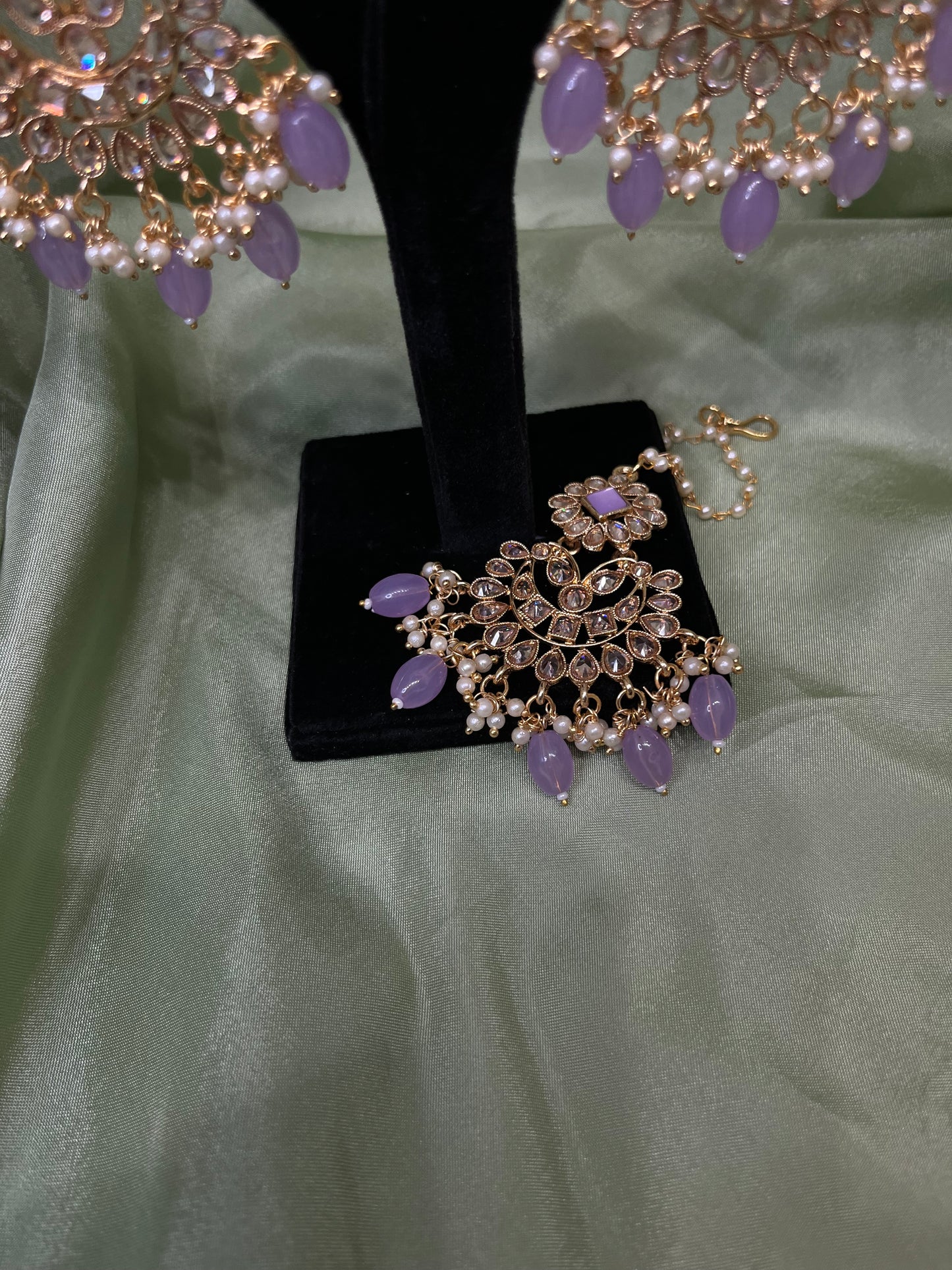 Lavender v-shaped choker set