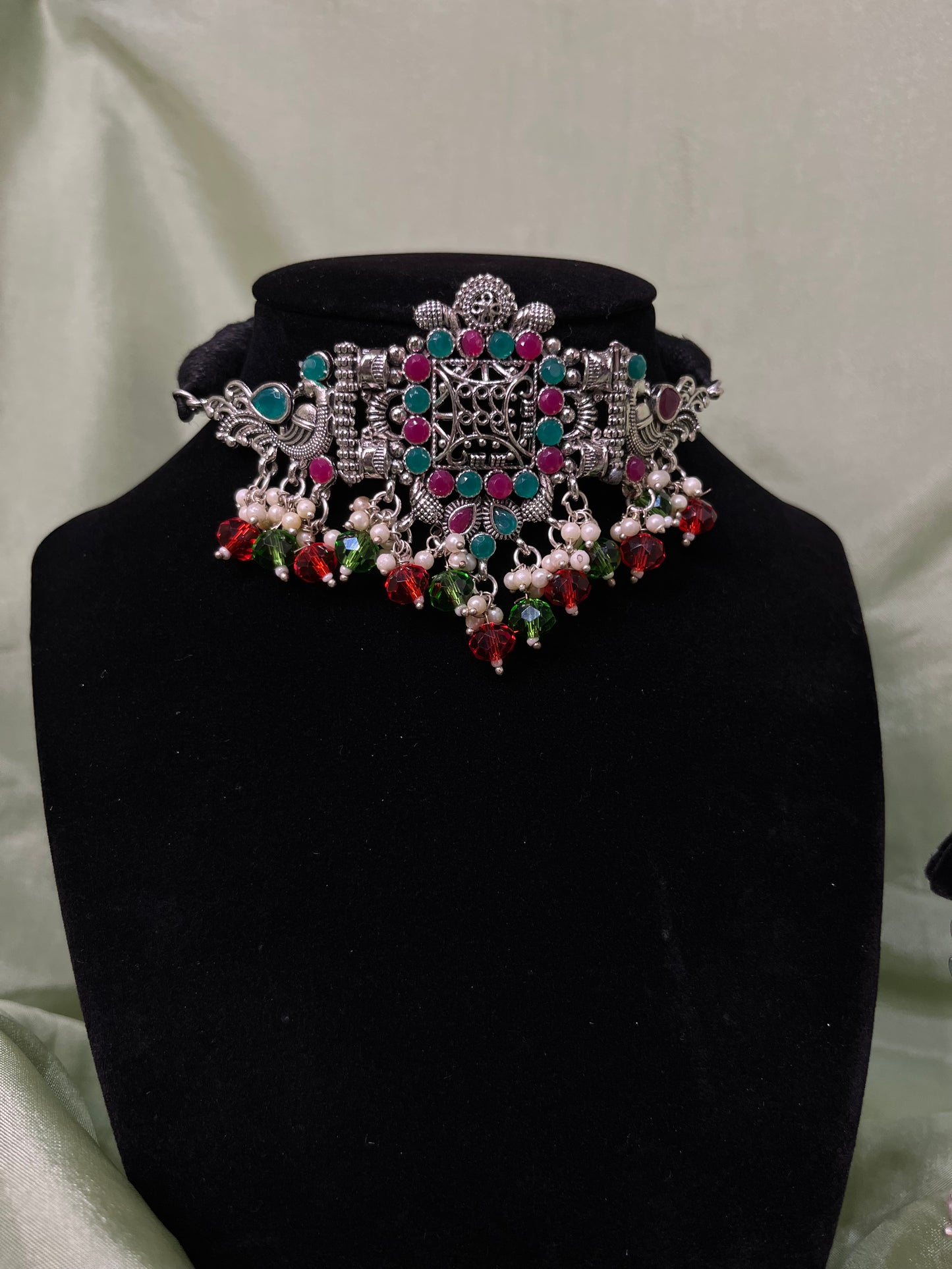 Oxidized multi-colour choker