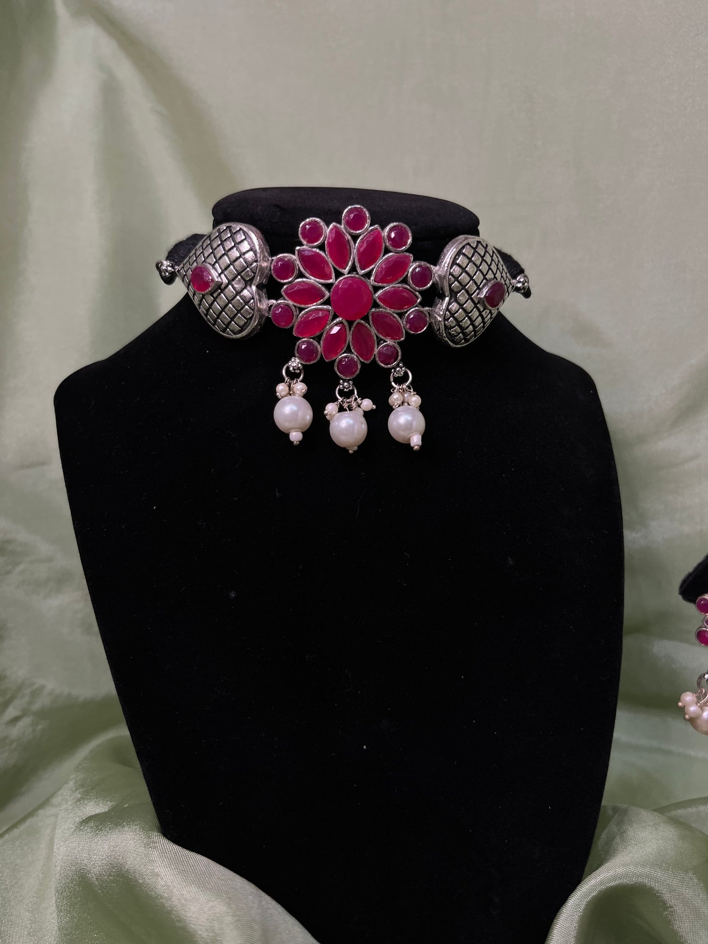 Hot pink oxidized choker set