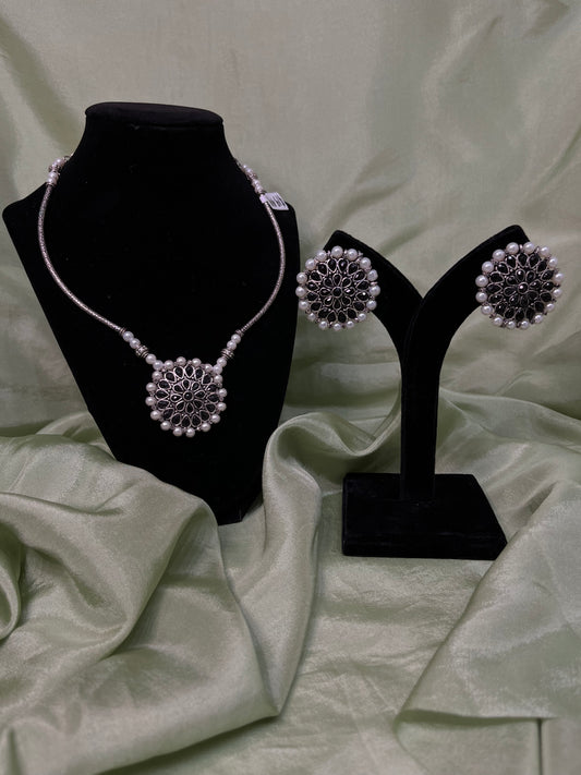 Floral detail oxidized necklace set