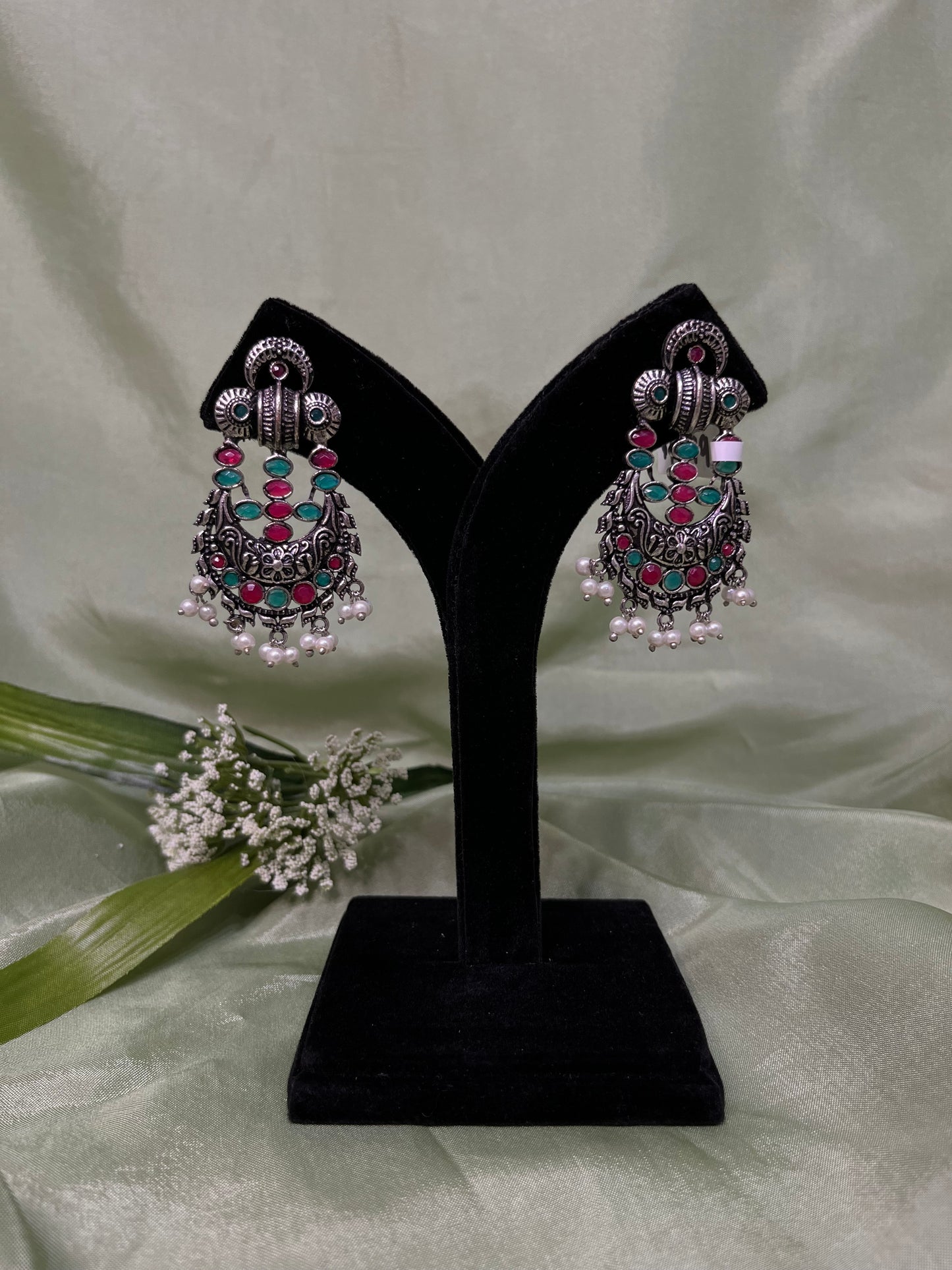 Red/green oxidized earrings