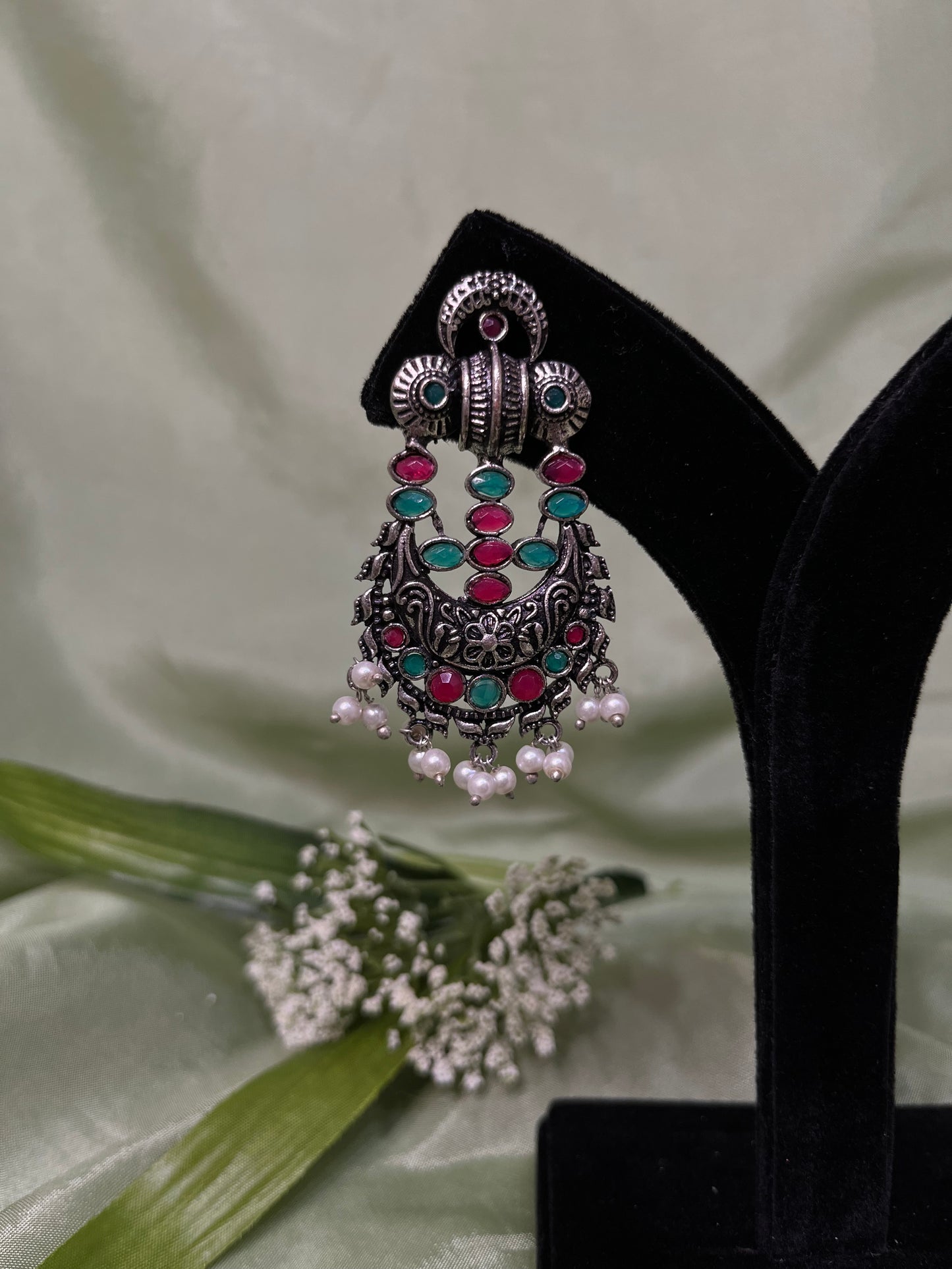 Red/green oxidized earrings