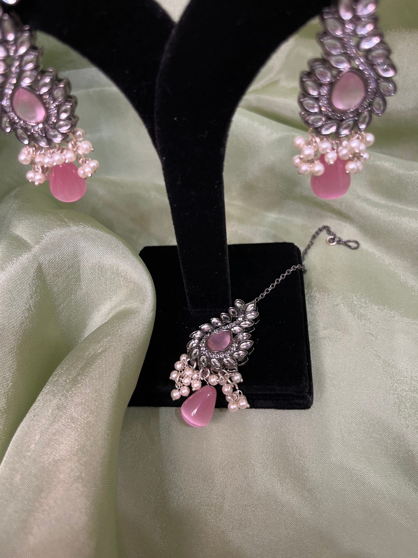 Baby pink silver necklace