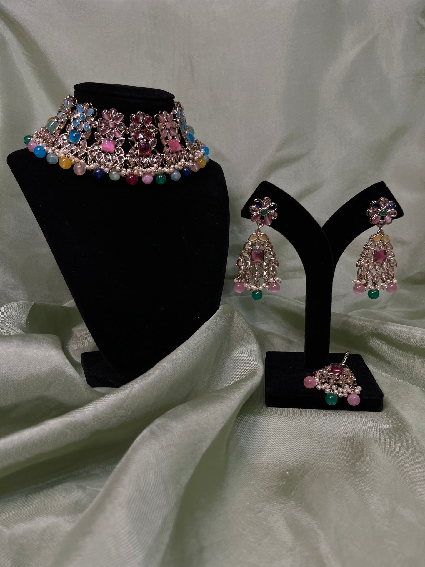 Pastel multi-colour choker