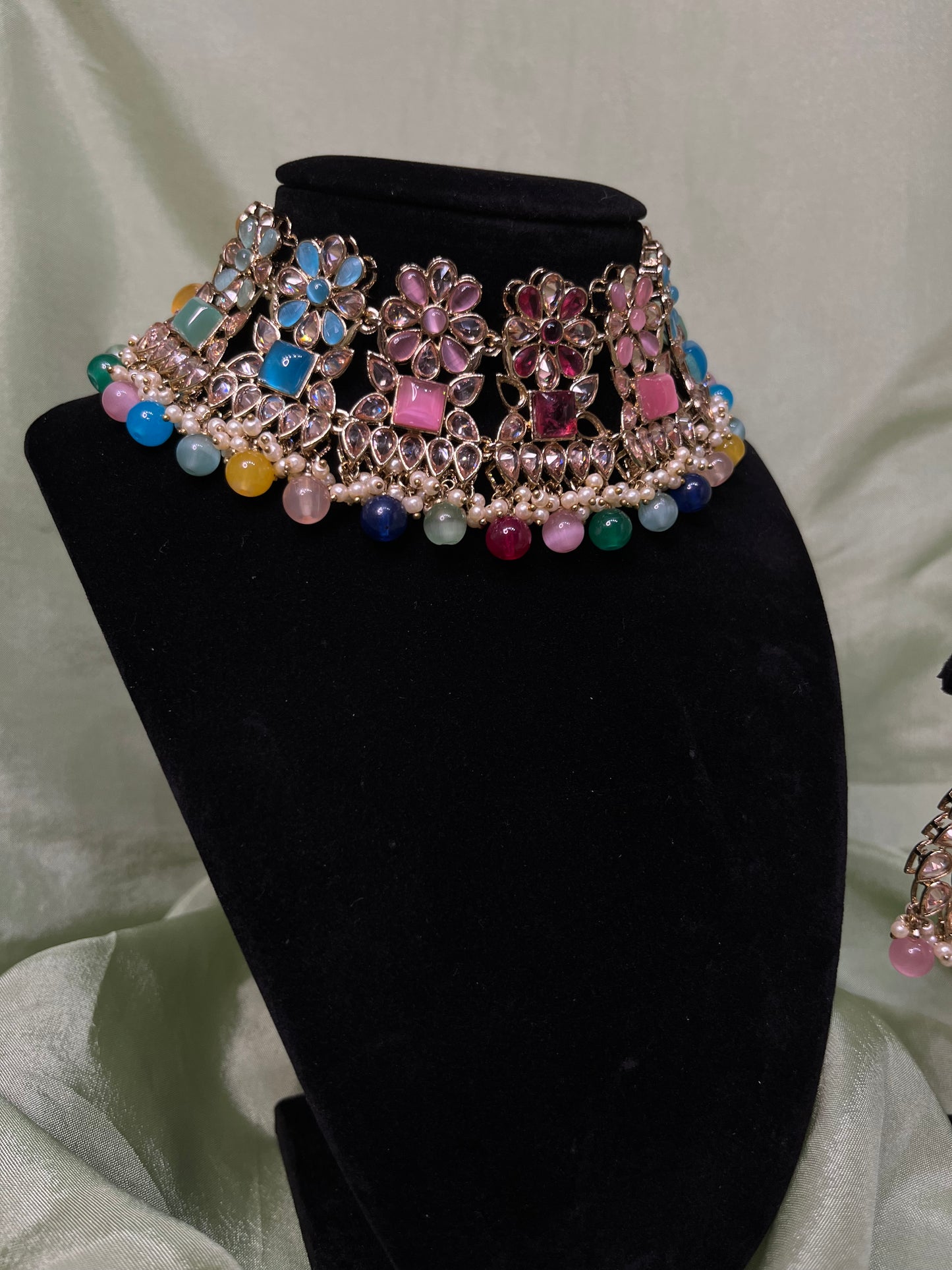 Pastel multi-colour choker