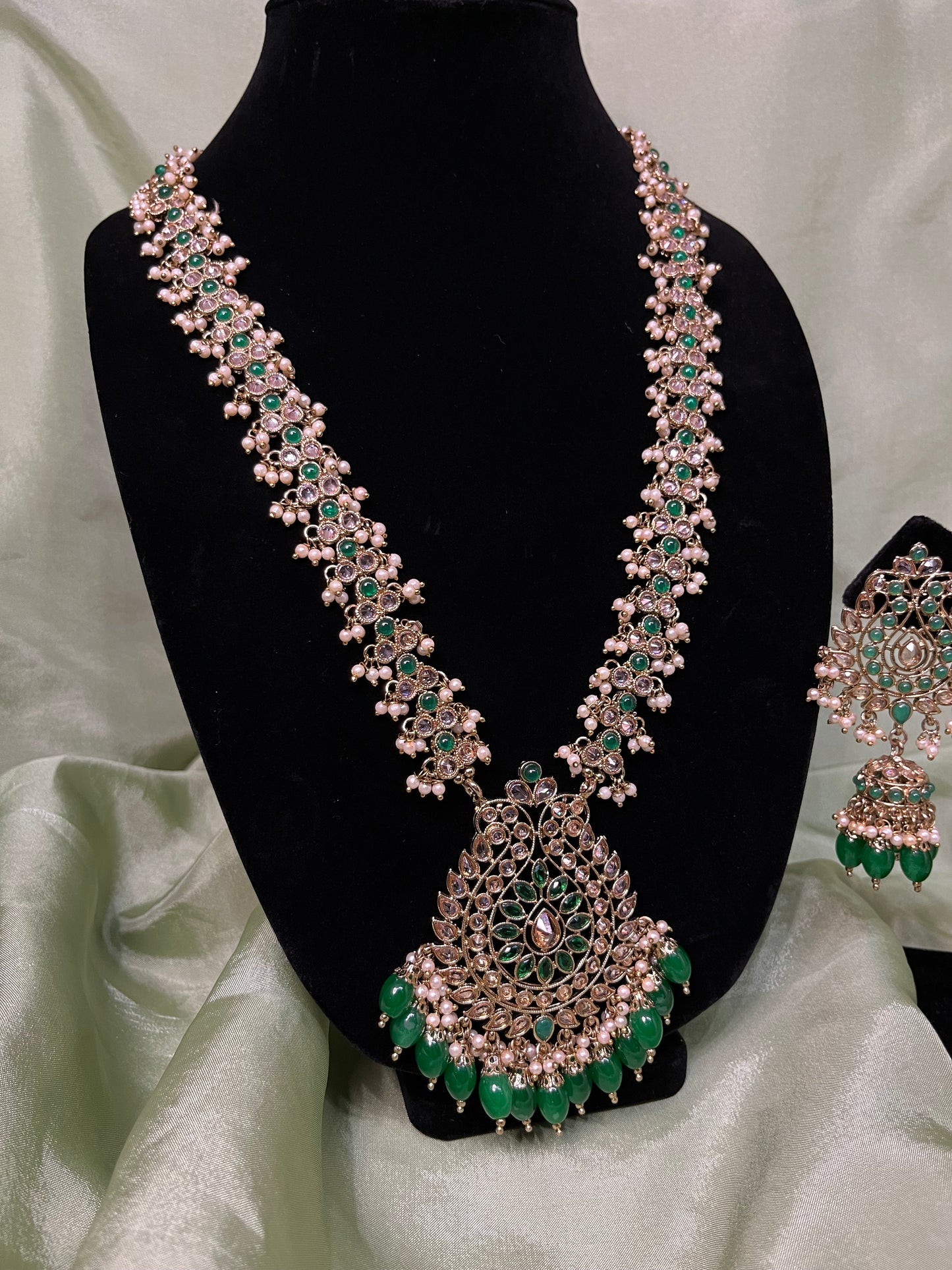 Emerald green rani haar
