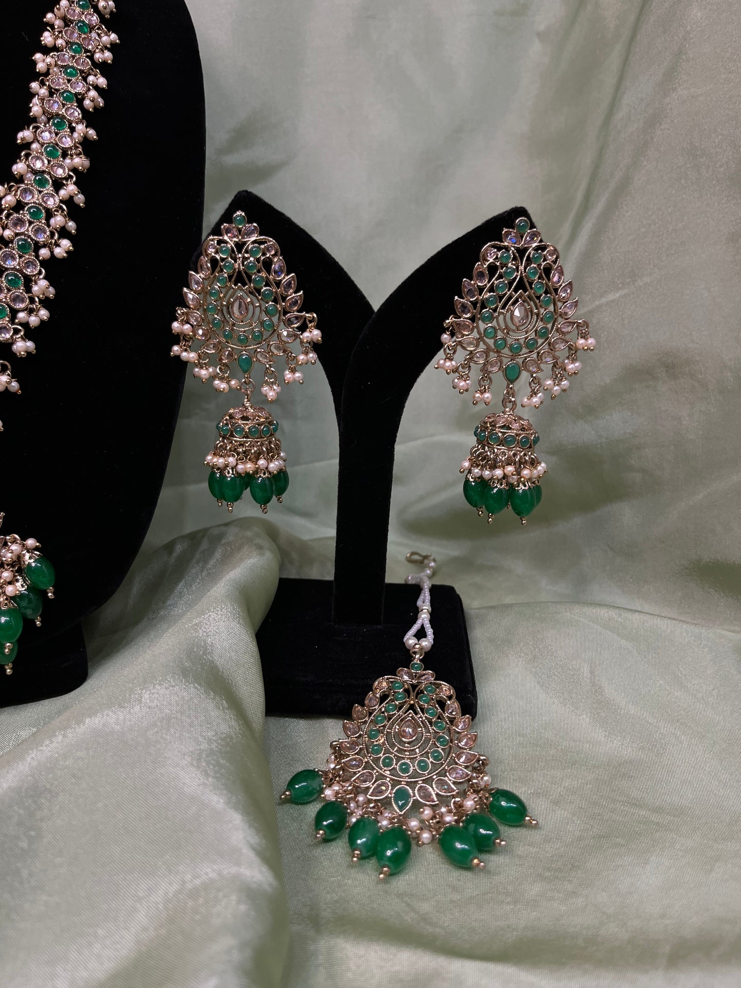 Emerald green rani haar